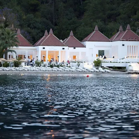 리조트 Hillside Club 5*