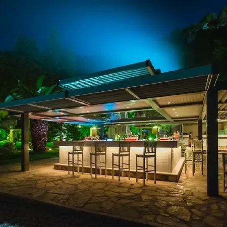 Hillside Club 페티예